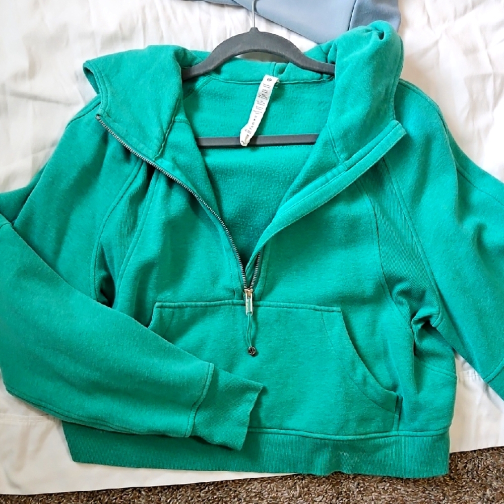 Lululemon Athletica Turquoise Sweatshirt